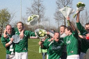 Groen-witten overtuigend naar winst in kampioenswedstrijd