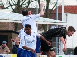 Groen-witten hervatten competitie met nederlaag
