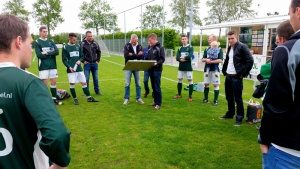 Zaamslag 2 neemt afscheid van trainer Nico Bakker