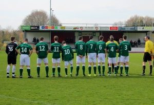 Groen-witten geven riante voorsprong in slotfase uit handen