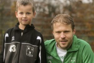 Keano Eggebeen met Tommy Tissink