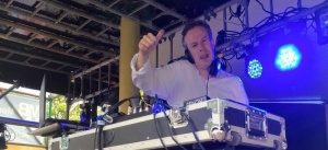 300_dj_farre.jpg